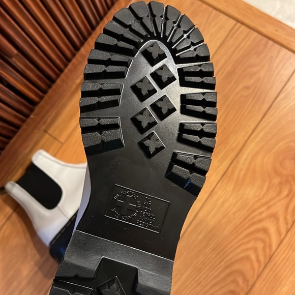 Dr Martens 2976 Platform Chelsea Boot - Picture 12 of 13